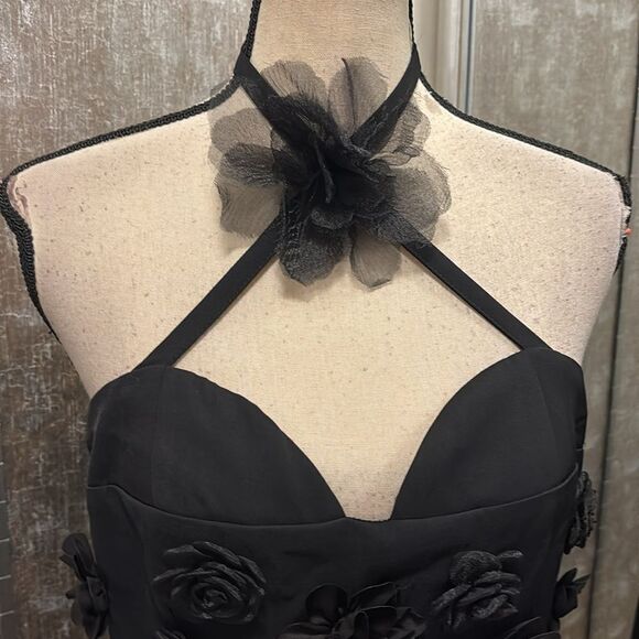 Nova luxe  Elegant Black Halter Dress with Floral Accents, M - Picture 5 of 12